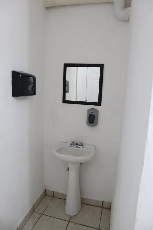 Hostal Purisima Hotel San Francisco Del Rincon ภายนอก รูปภาพ